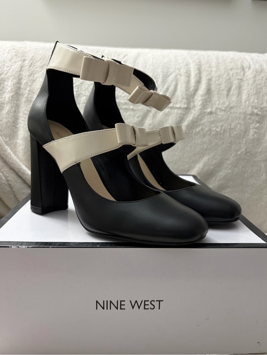 Nine West Shoes - Vintage Nine West Black and Cream Bow-Strap Block Heel Pumps